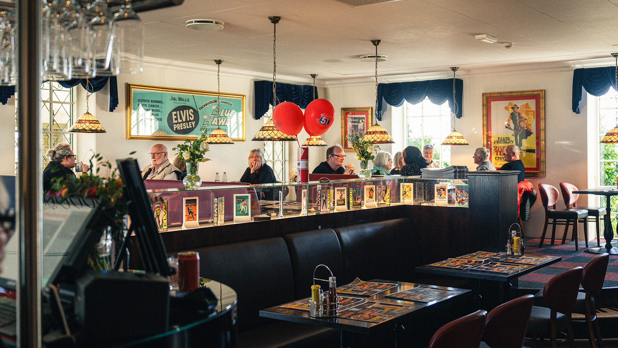 Mittagessen im Restaurant Mansion Highway 51 in Randers