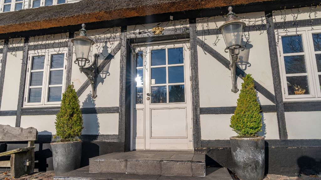 Indgang ved Hotel Årslev Kro