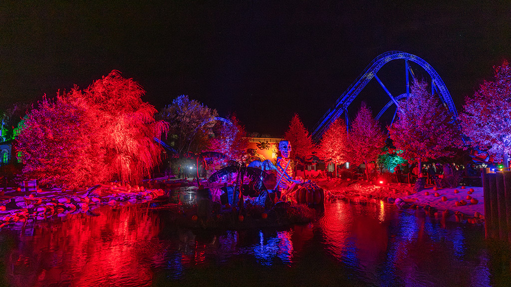 Evening lighting at Halloween in Djurs Sommerland
