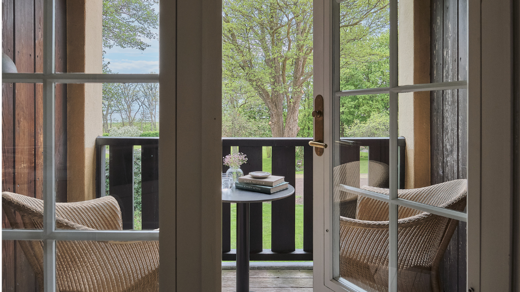 Access to the terrace from the suite