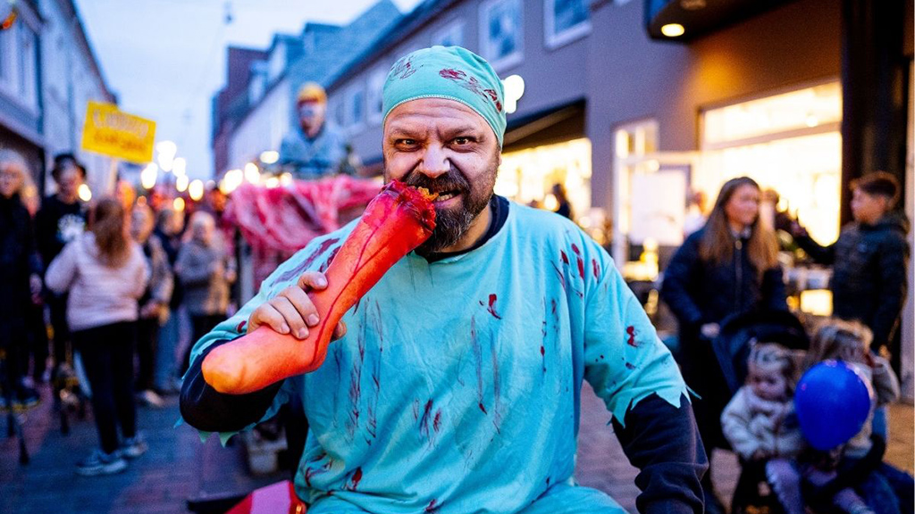 Halloween in den Straßen von Viborg