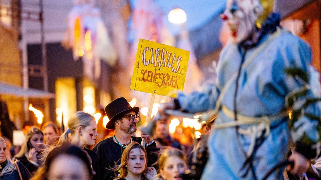 Halloween in den Straßen von Viborg