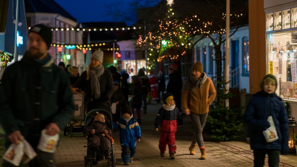 Santa Claus arrives with Samka