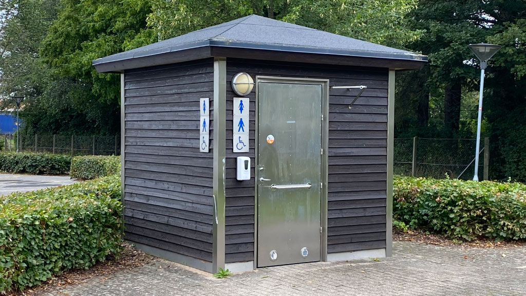 Toilet ved Padborg Togstation nær Gendarmstien og Hærvejen