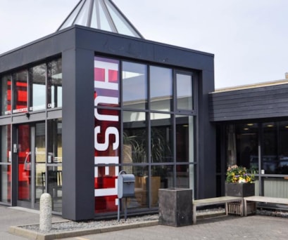 HUSET